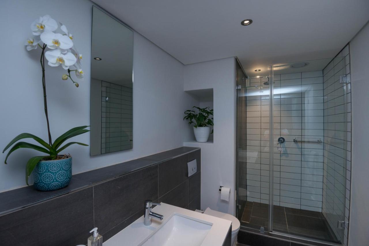 Six One Five At Matrix Apartment *